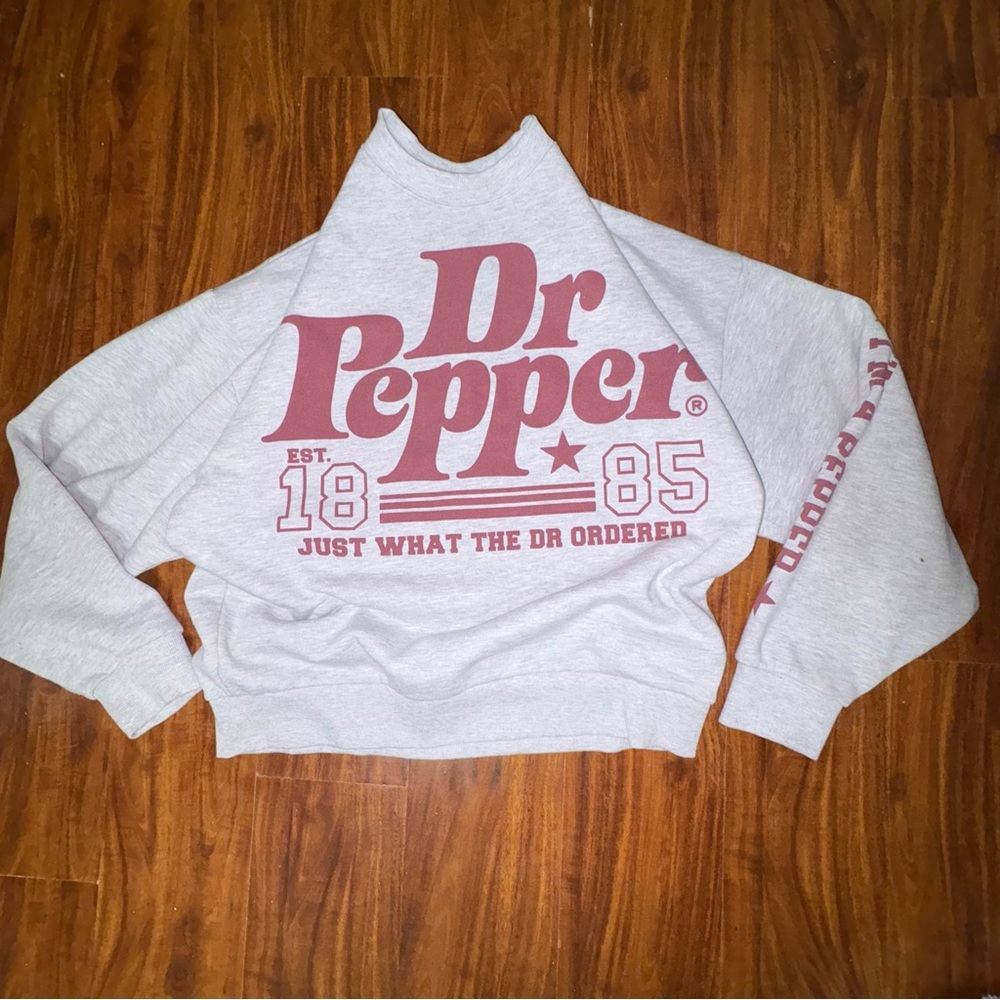 Dr Pepper Men's Crewneck Sweater - Light Gray and Red